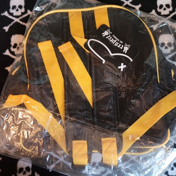 Six Bunnies Super Bad Backpack Kids Backpack Punk Rockabilly - Picture 3 of 3